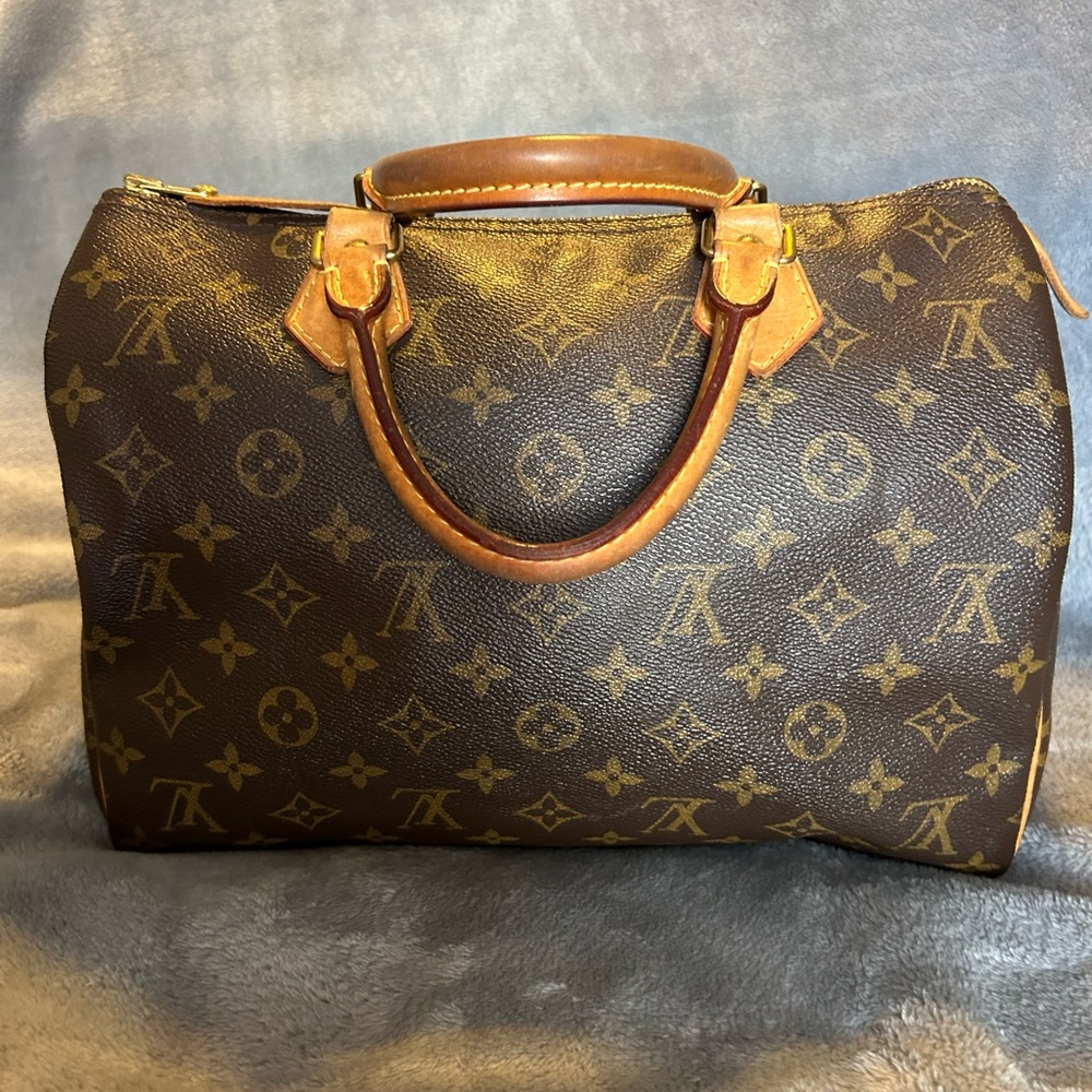 100% Authentic Louis Vuitton Speedy 30 Brown Monogram Hand Bag.